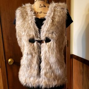 LOVE by DESIGN Faux Fur Vest sz L